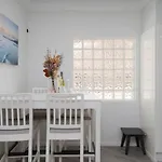 The Little Royale - Central 2B In Broadbeach