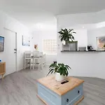 The Little Royale - Central 2B In Broadbeach