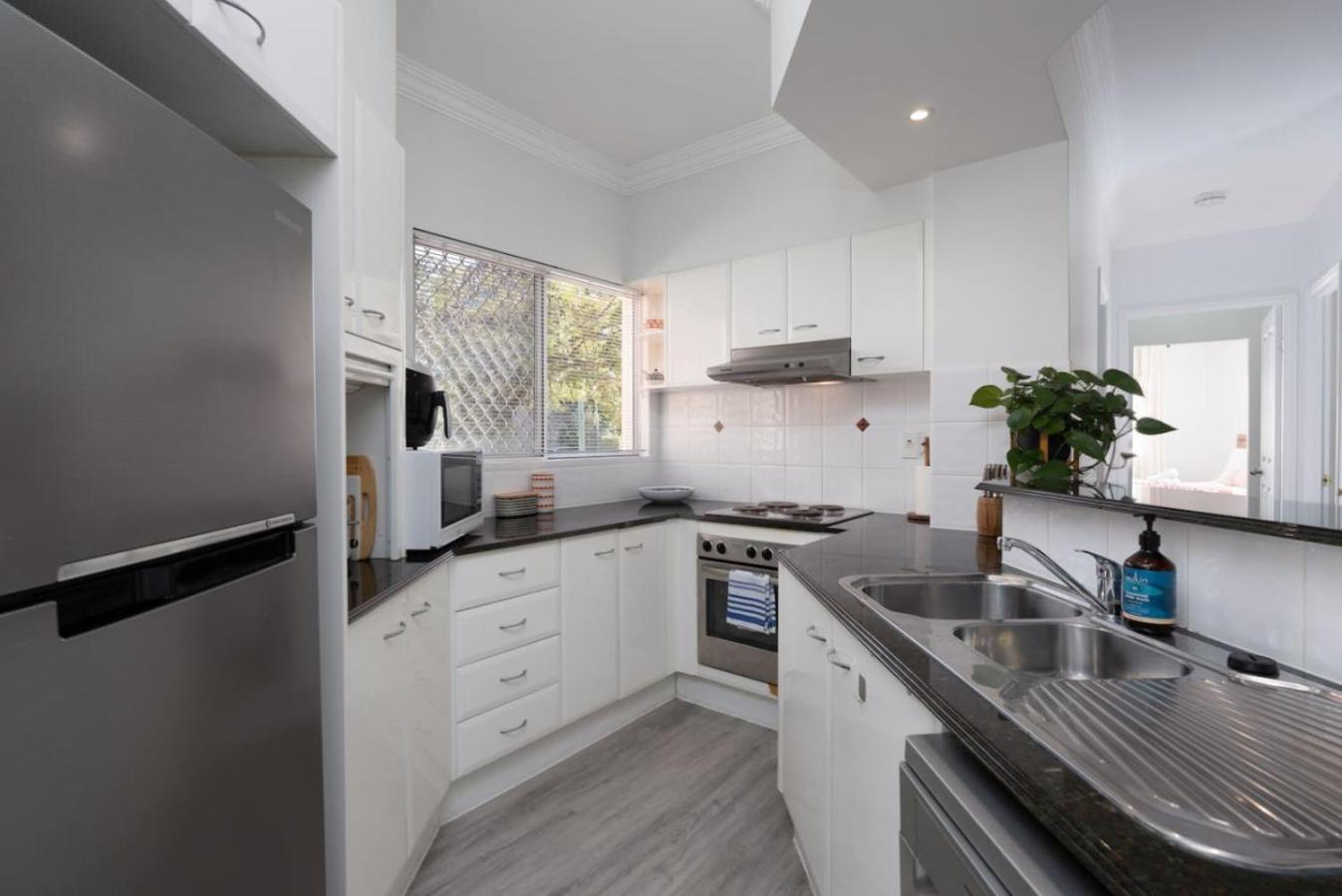 The Little Royale - 2b In Broadbeach Apartment *